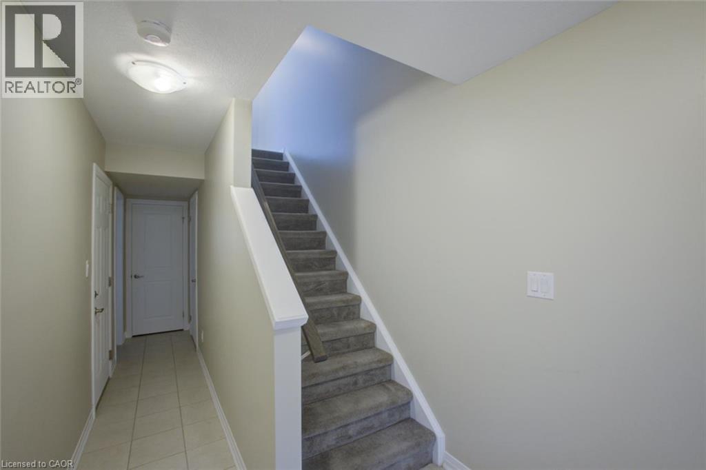 27 Sportsman Hill Street, Kitchener, Ontario  N2P 0J2 - Photo 3 - 40855805