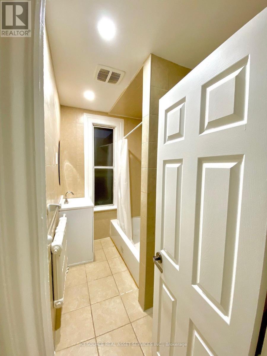 2 - 146 Brunswick Avenue, Toronto, Ontario  M5S 2M2 - Photo 4 - C13748746