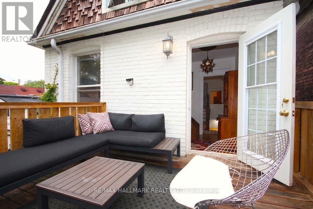 Upper - 91 Ivy Avenue, Toronto, Ontario  M4L 2H8 - Photo 12 - E13748730