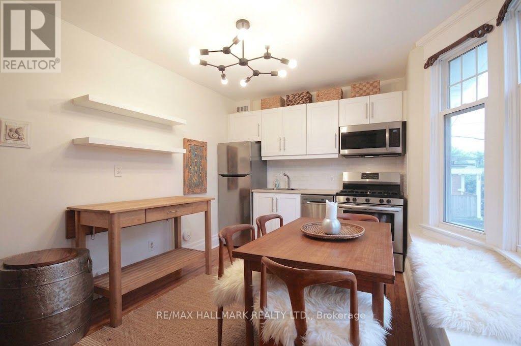 Upper - 91 Ivy Avenue, Toronto, Ontario  M4L 2H8 - Photo 20 - E13748730
