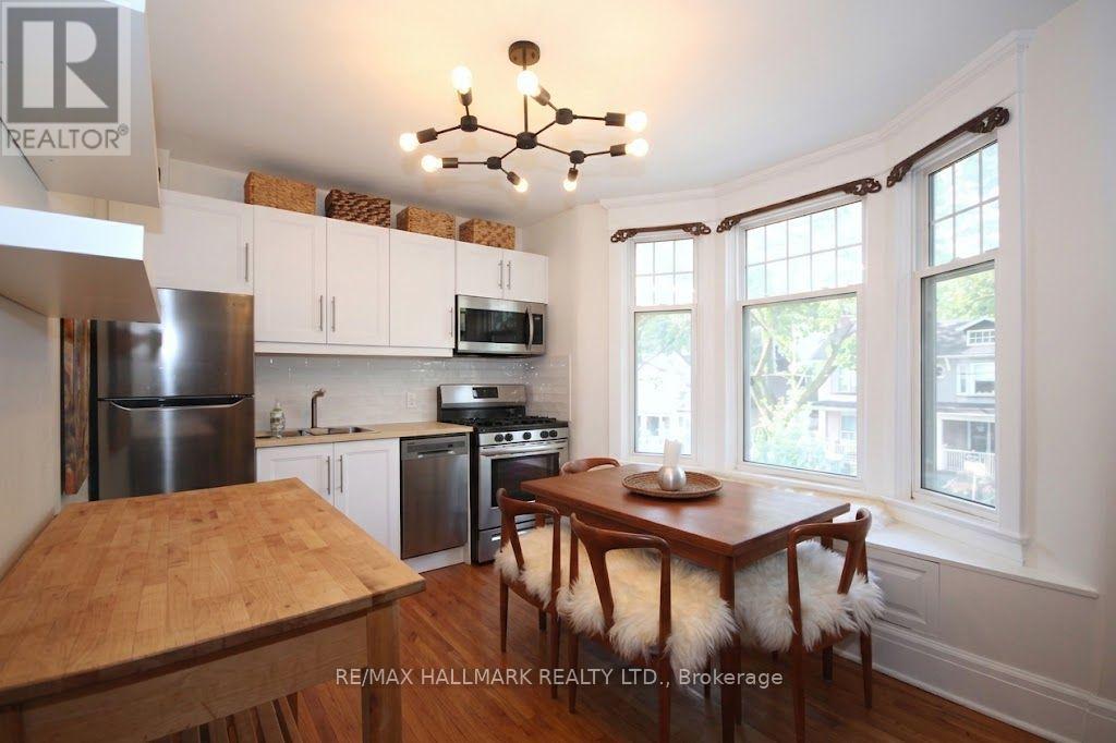 Upper - 91 Ivy Avenue, Toronto, Ontario  M4L 2H8 - Photo 21 - E13748730