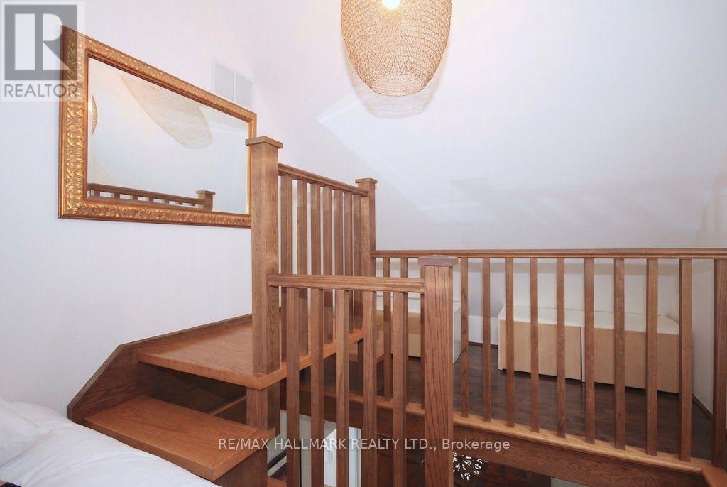 Upper - 91 Ivy Avenue, Toronto, Ontario  M4L 2H8 - Photo 26 - E13748730