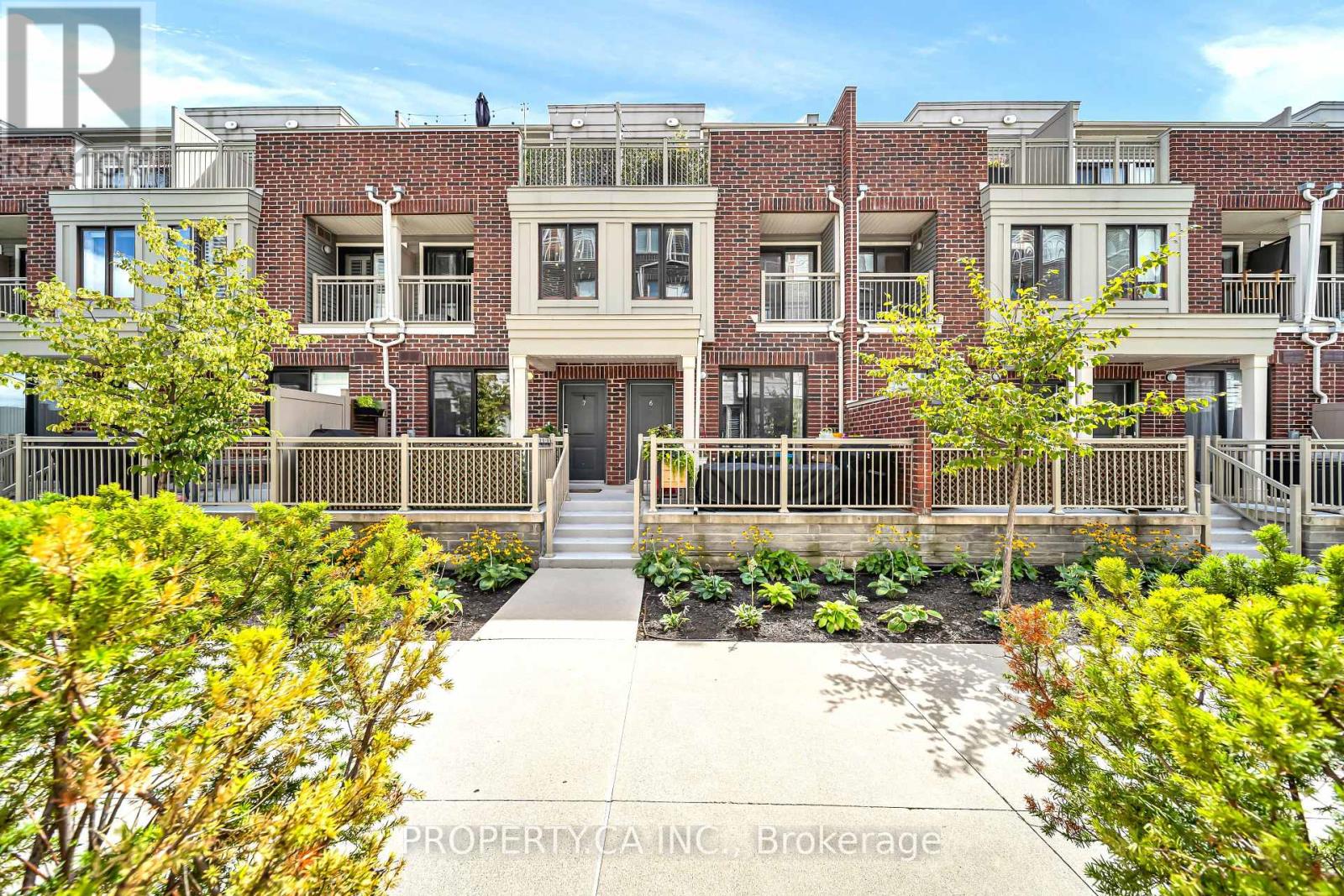 7 - 135 Long Branch Avenue, Toronto, Ontario  M8W 0A9 - Photo 3 - W13748736