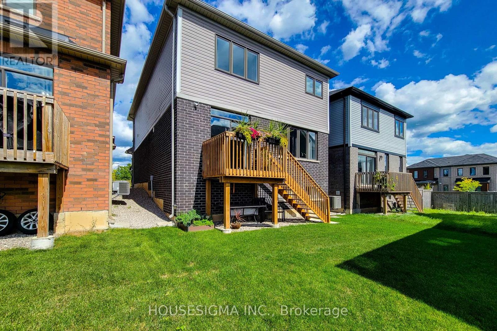 92 Sundin Drive, Haldimand, Ontario  N3W 0H3 - Photo 43 - X13748732