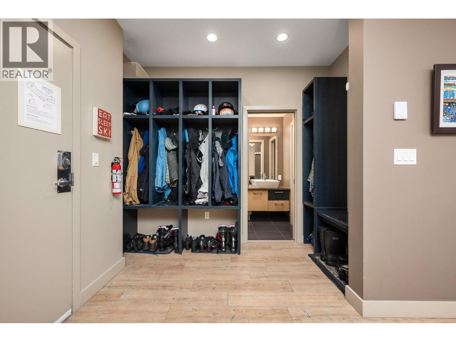 30 Monashee Road Unit# 208, Silver Star, British Columbia V1B 3M1 - Photo 4 - 10399828