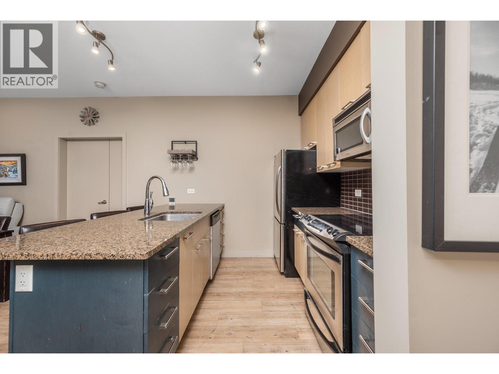 30 Monashee Road Unit# 208, Silver Star, British Columbia V1B 3M1 - Photo 9 - 10399828