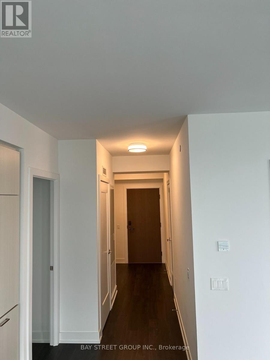 2304 - 30 Inn On The Park Drive, Toronto, Ontario  M3C 0P7 - Photo 5 - C13748810