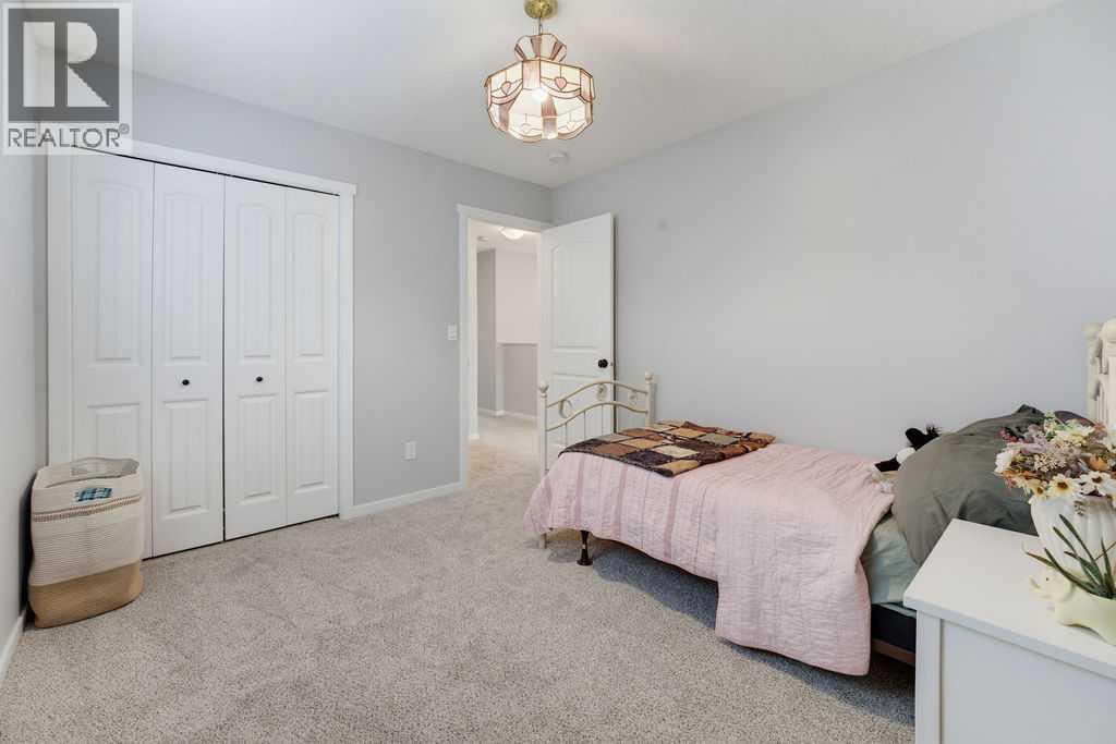 148 Sundown View, Cochrane, Alberta  T4C 2N9 - Photo 33 - A2342817