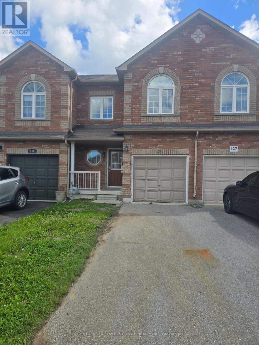 129 Sydenham Wells Square, Barrie, Ontario  L4M 6T3 - Photo 2 - S13748804