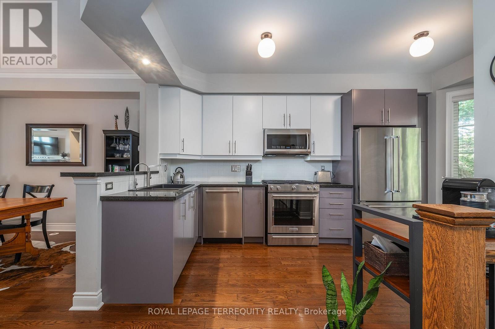 9 - 265 Van Dusen Boulevard, Toronto, Ontario  M8Z 3J2 - Photo 4 - W13748750