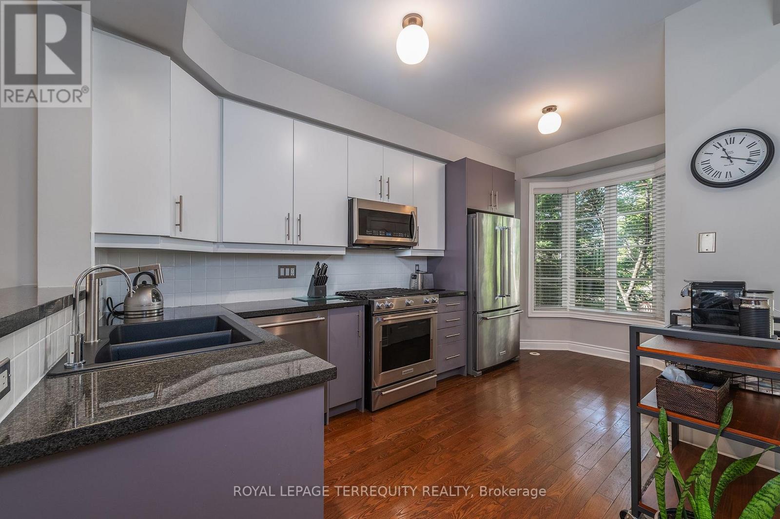 9 - 265 Van Dusen Boulevard, Toronto, Ontario  M8Z 3J2 - Photo 5 - W13748750