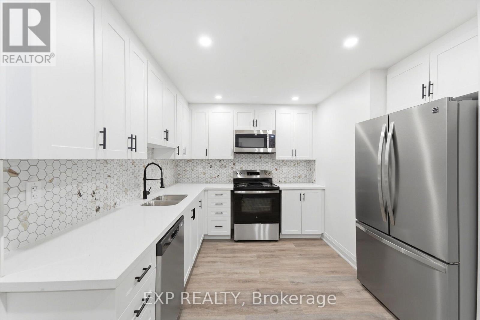 110 - 4422 HURON STREET, Niagara Falls, Ontario