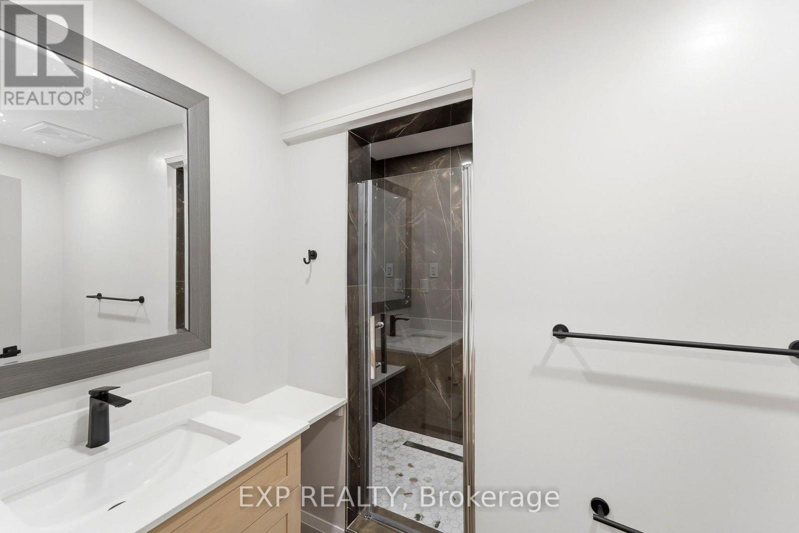 110 - 4422 Huron Street, Niagara Falls, Ontario  L2E 7C8 - Photo 3 - X13748796
