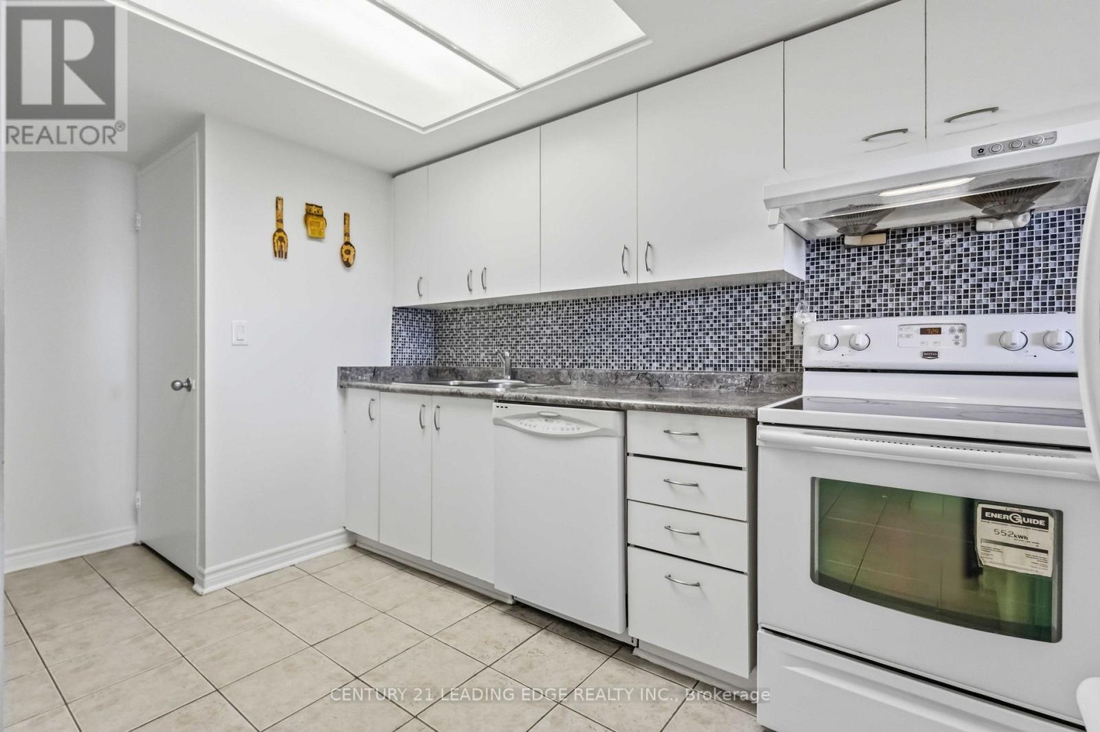 #804 - 2466 Eglinton Avenue E, Toronto, Ontario  M1K 5J8 - Photo 23 - E13746024