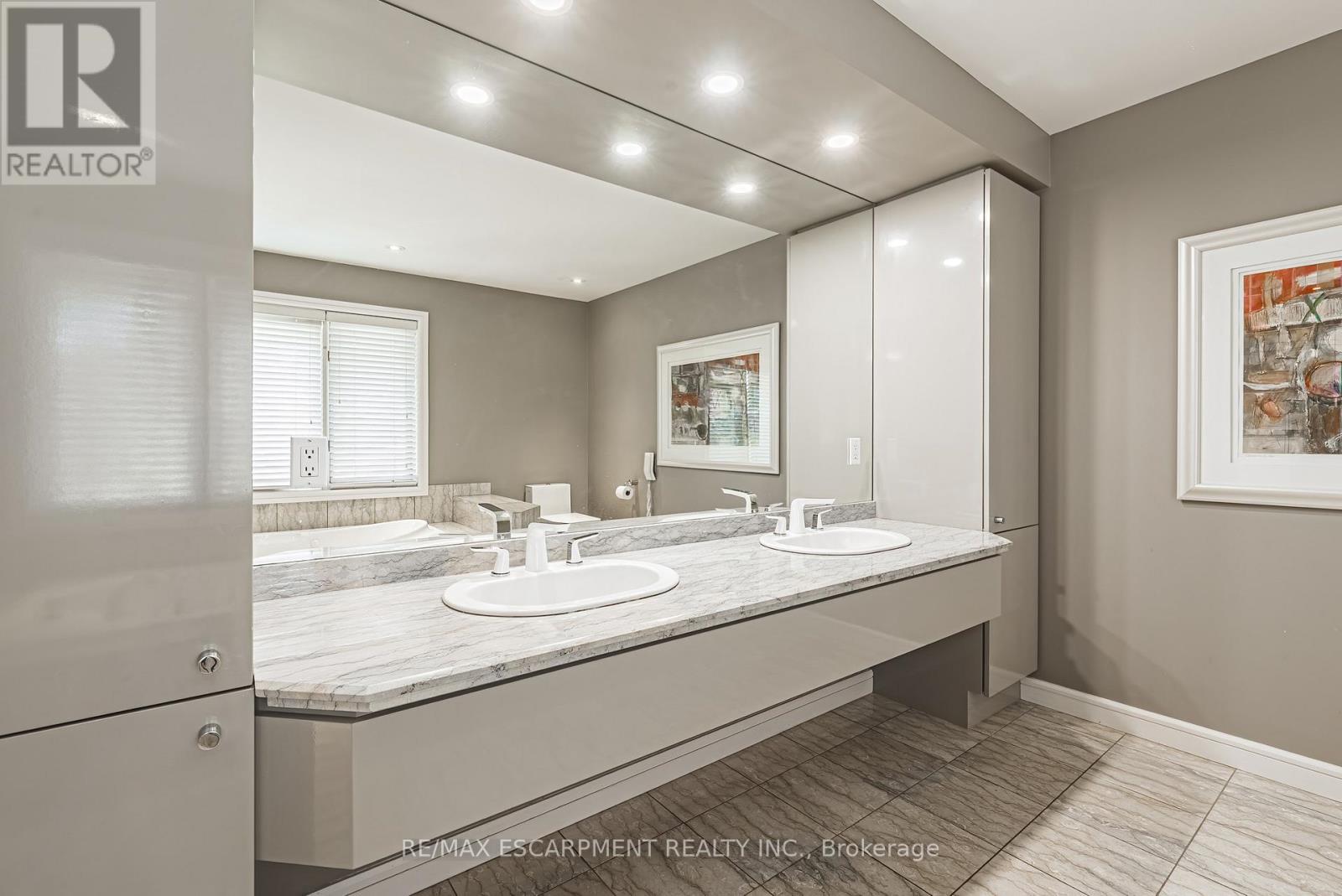 2 Anslow Court, Hamilton, Ontario  L9H 6Z2 - Photo 26 - X13215860