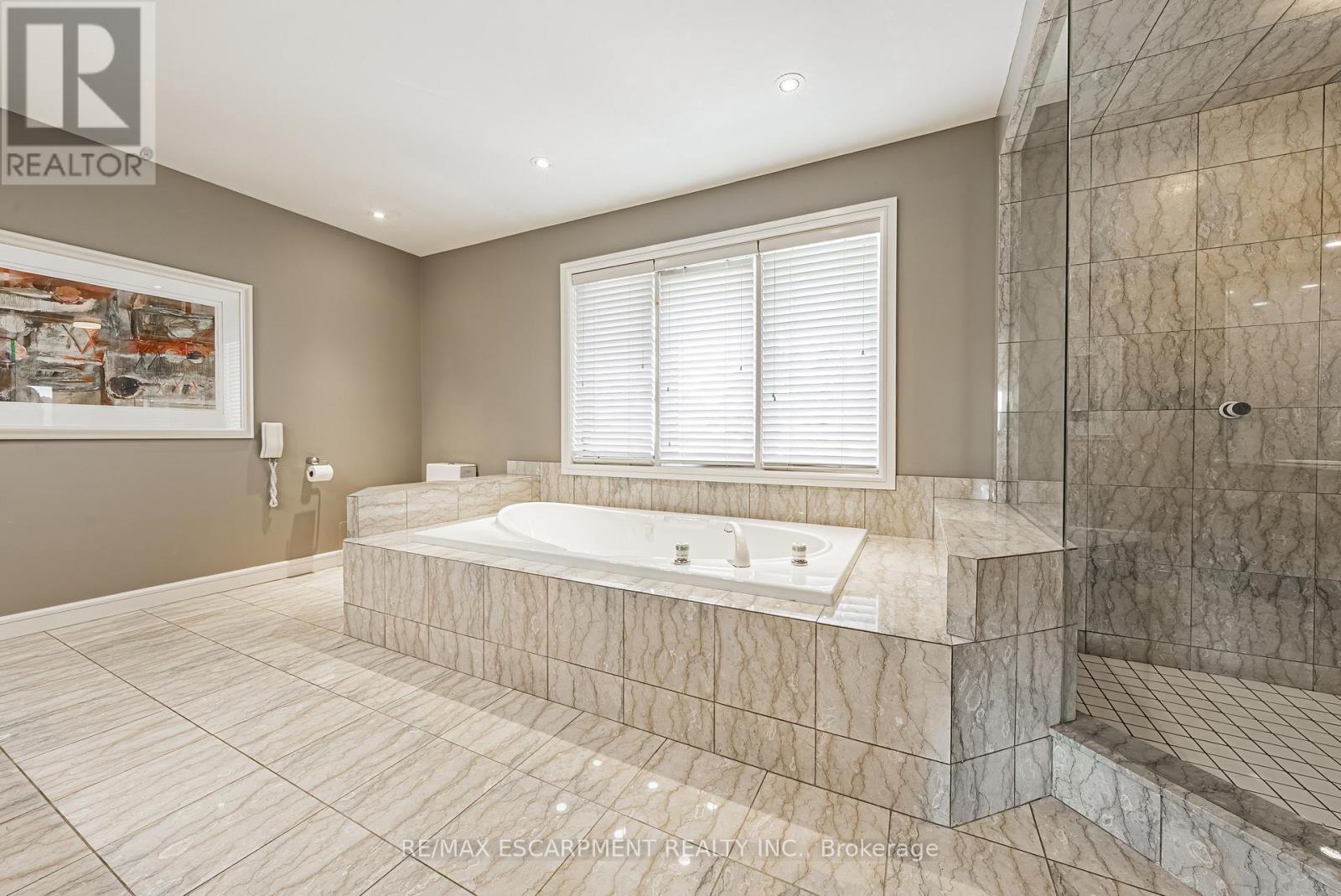 2 Anslow Court, Hamilton, Ontario  L9H 6Z2 - Photo 24 - X13215860