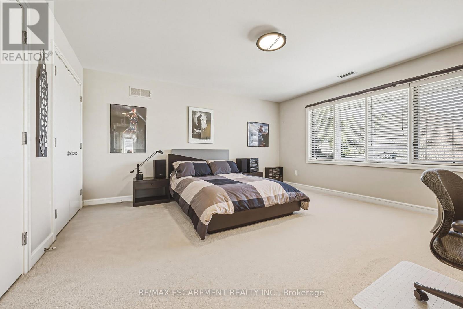 2 Anslow Court, Hamilton, Ontario  L9H 6Z2 - Photo 32 - X13215860