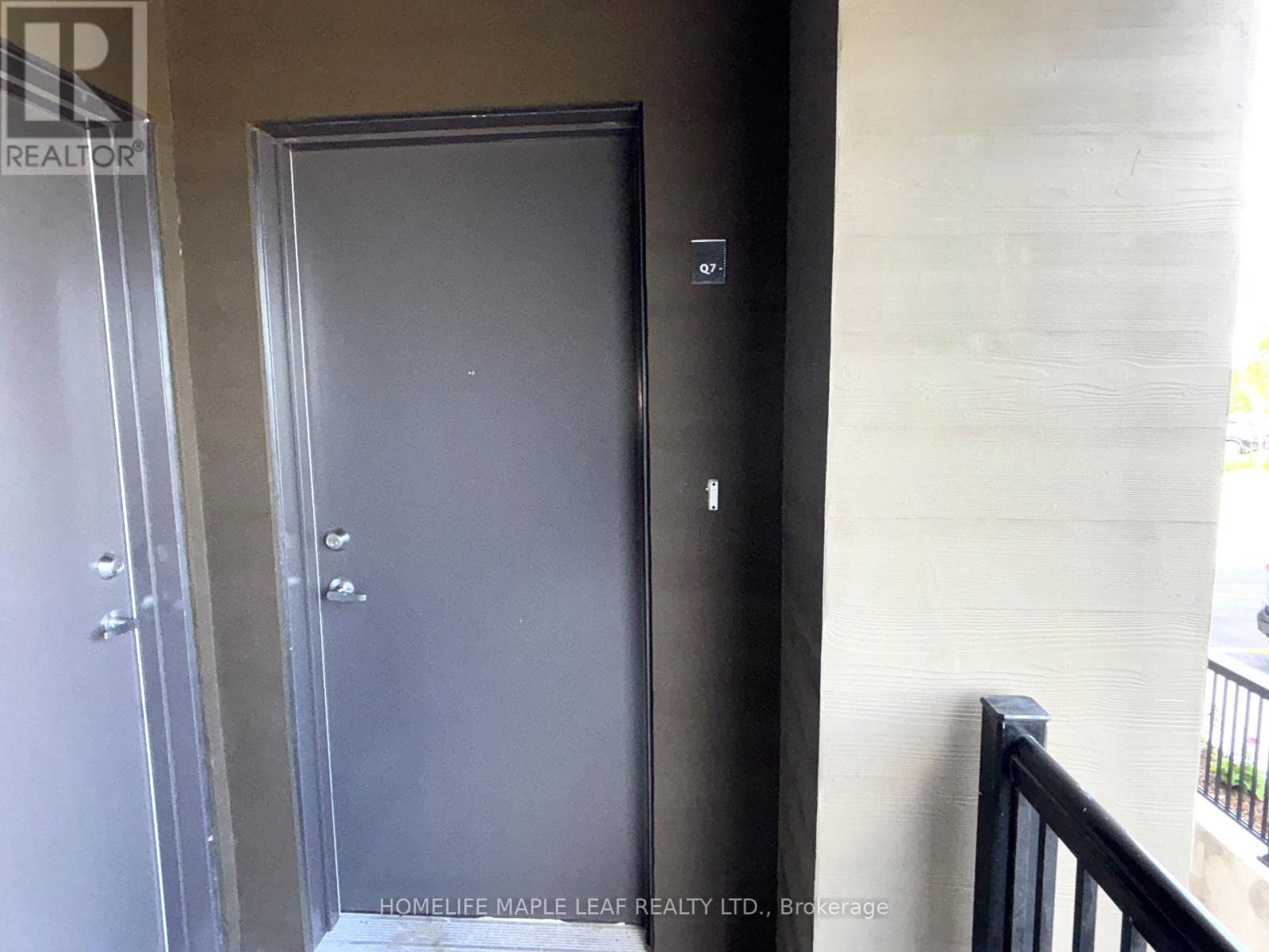 Q7 - 25 Palace Street, Kitchener, Ontario  N2E 0L2 - Photo 2 - X13743182