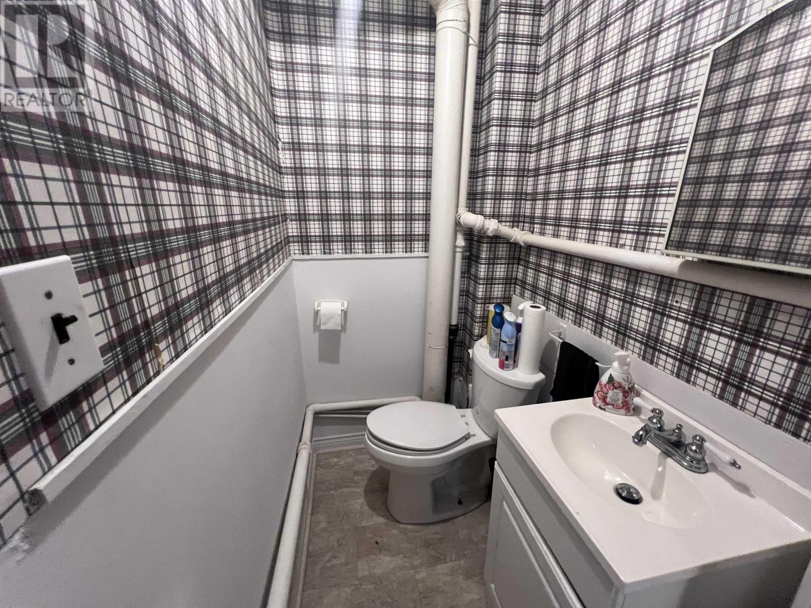 3 Center Street, South End, Nova Scotia B1P 2G8 - Photo 7 - 202622509