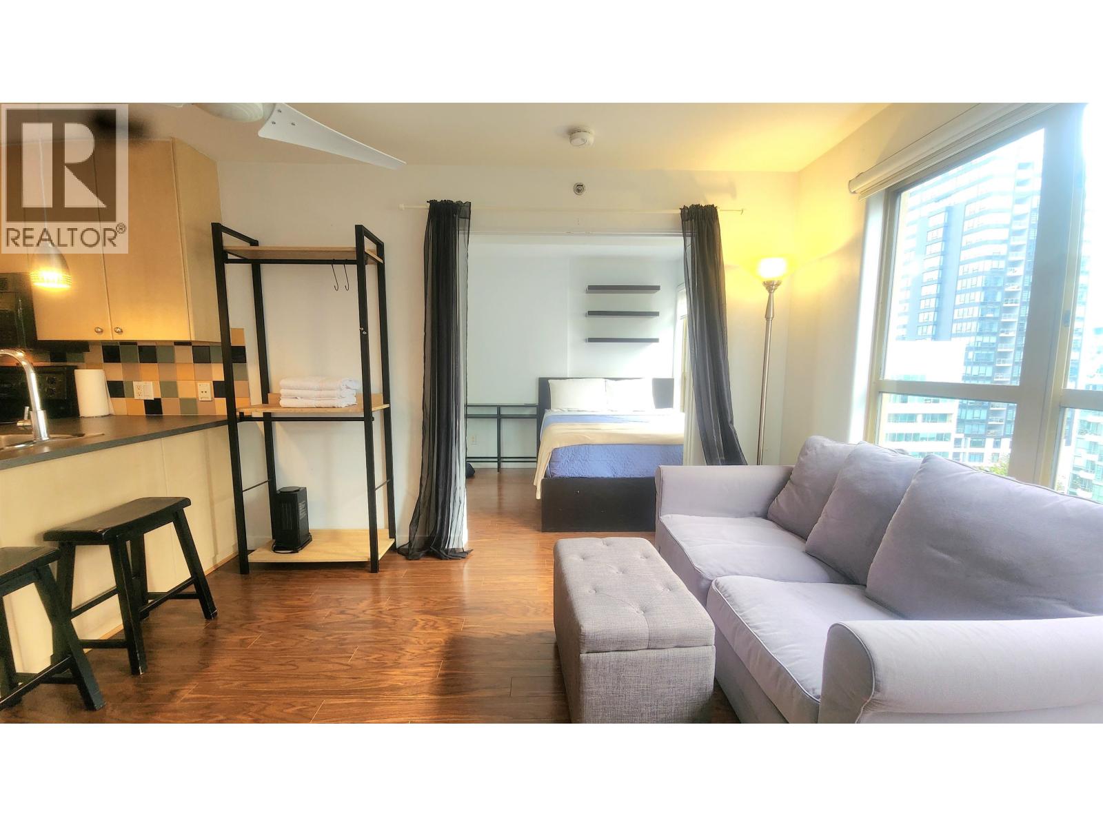 1205 819 Hamilton Street, Vancouver, British Columbia  V6B 6M2 - Photo 2 - R3161855