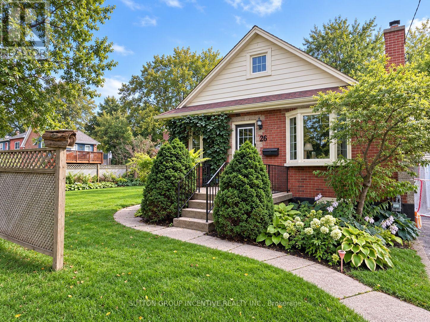 UPPER - 20 BAYVIEW DRIVE, Barrie, Ontario