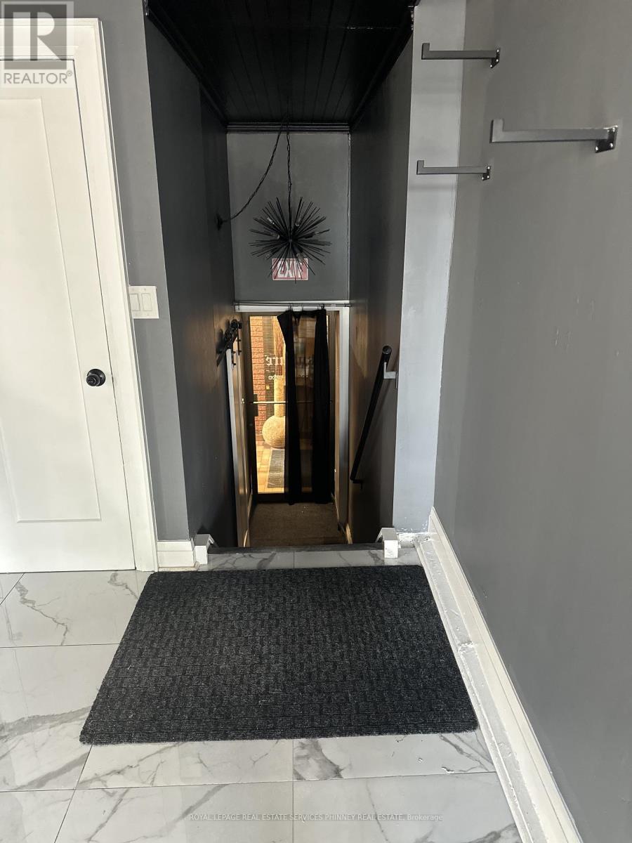 2 - 112 Lakeshore Road E, Mississauga, Ontario  L5G 1E3 - Photo 4 - W13748858