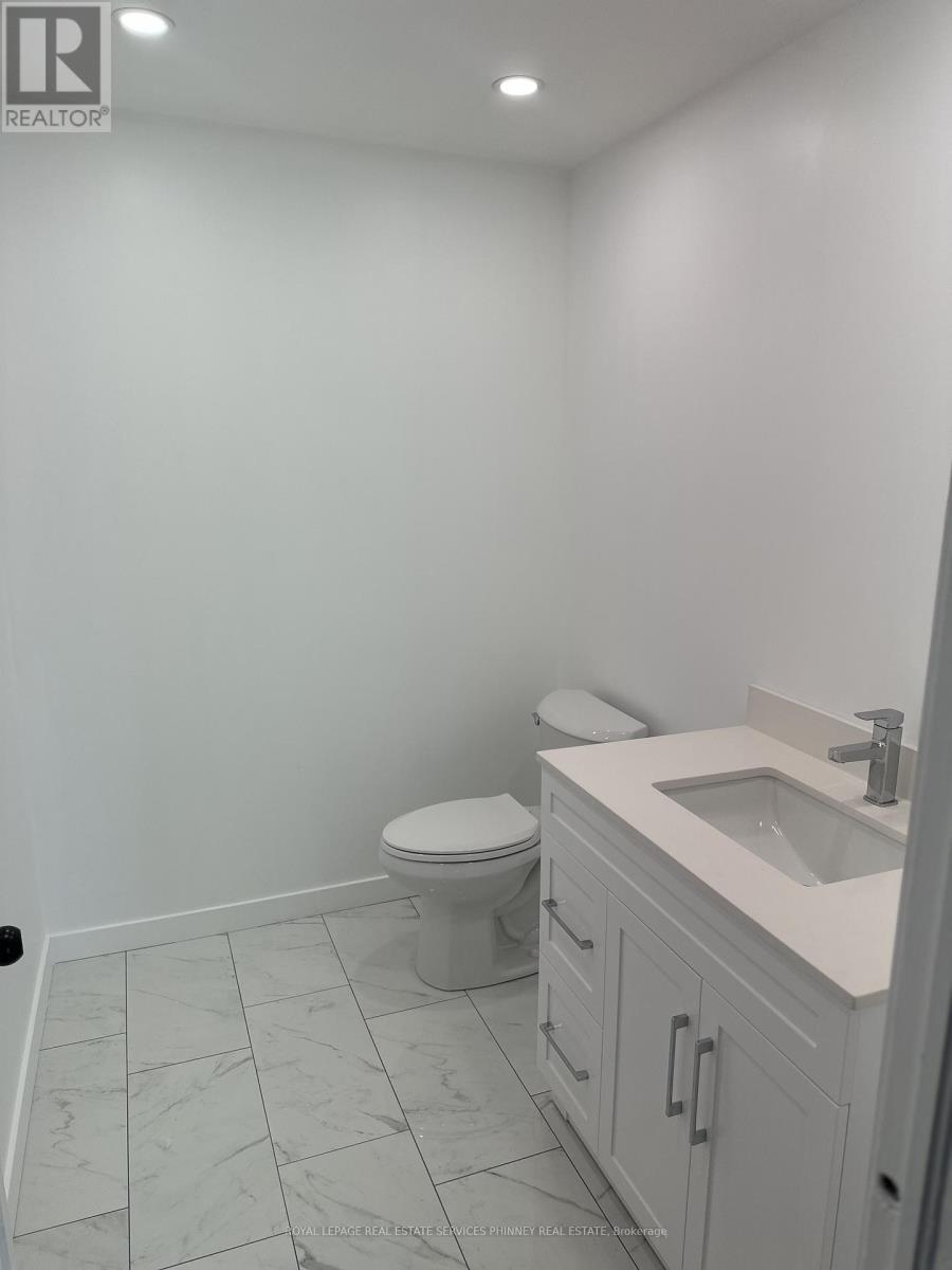 2 - 112 Lakeshore Road E, Mississauga, Ontario  L5G 1E3 - Photo 8 - W13748858