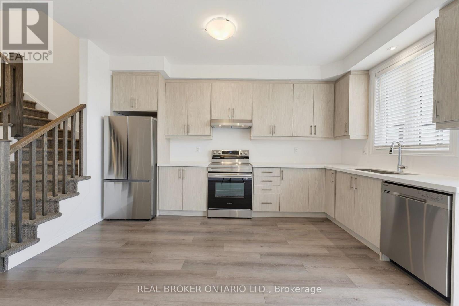 120 Court Drive, Brant, Ontario N3L 0N2 - Photo 8 - X13748866