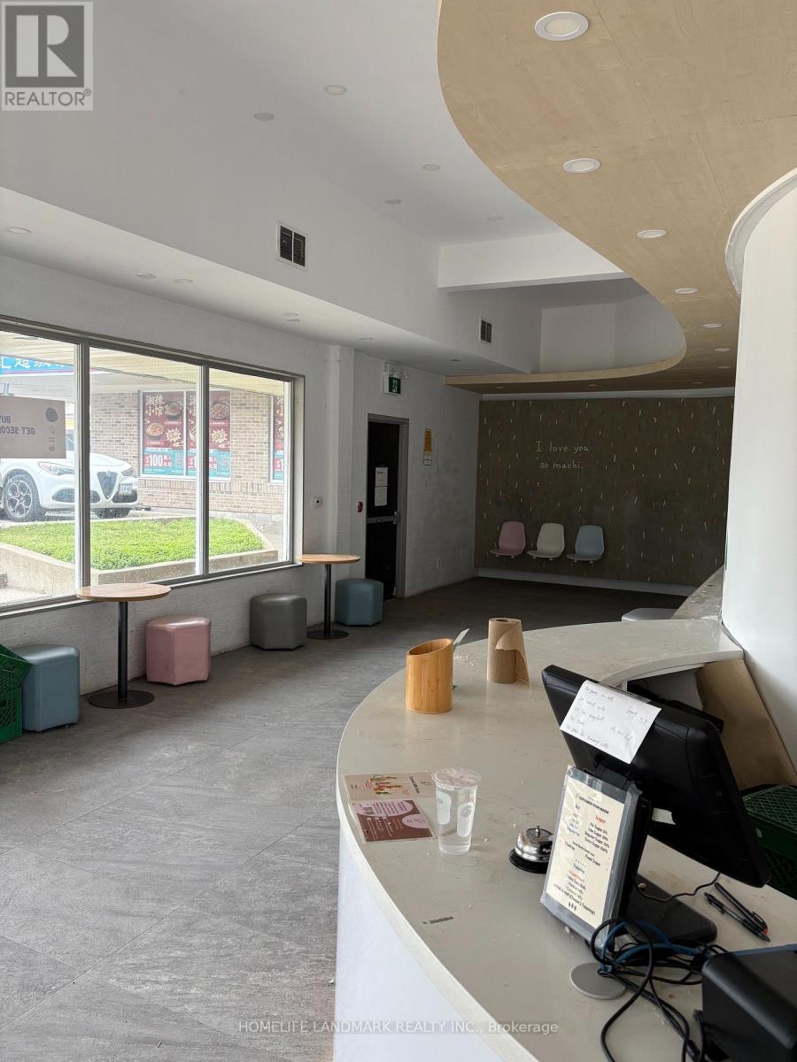 1b - 140 University Avenue W, Waterloo, Ontario  N2L 6J3 - Photo 2 - X13748884