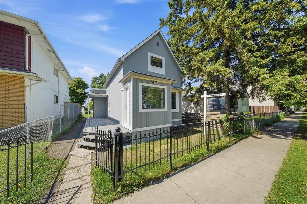 548 Stella Avenue, Winnipeg, Manitoba  R2W 2V4 - Photo 1 - 202622308