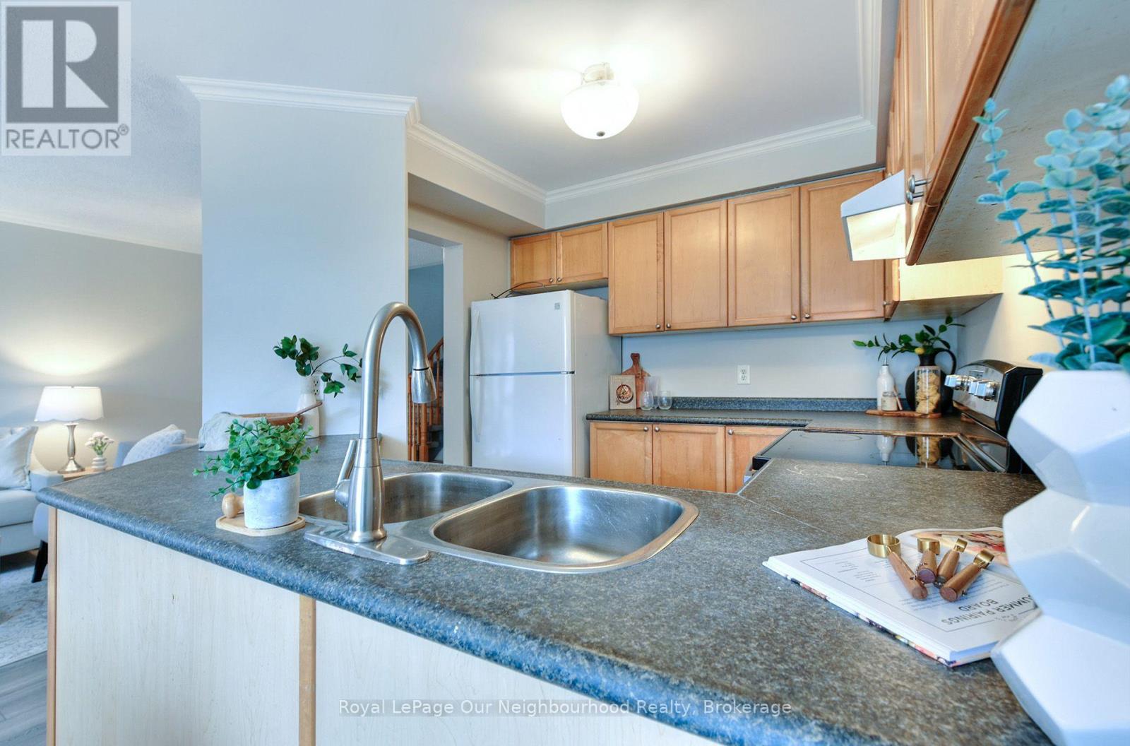 38 Wilkins Crescent, Clarington, Ontario  L1E 3B8 - Photo 6 - E13748924