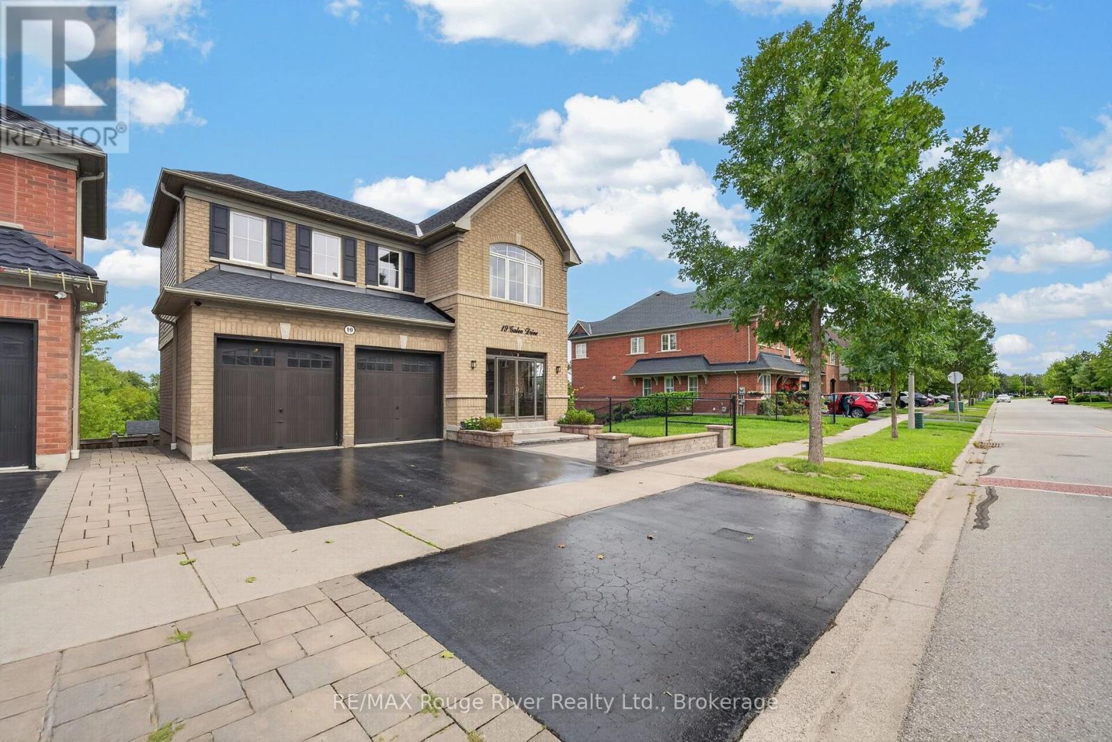 19 Galea Drive, Ajax, Ontario  L1Z 0J7 - Photo 2 - E13748932