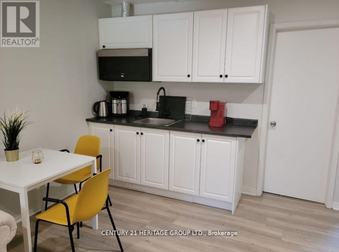 B - 287 Lorne Avenue, Newmarket, Ontario  L3Y 4K6 - Photo 2 - N13748914