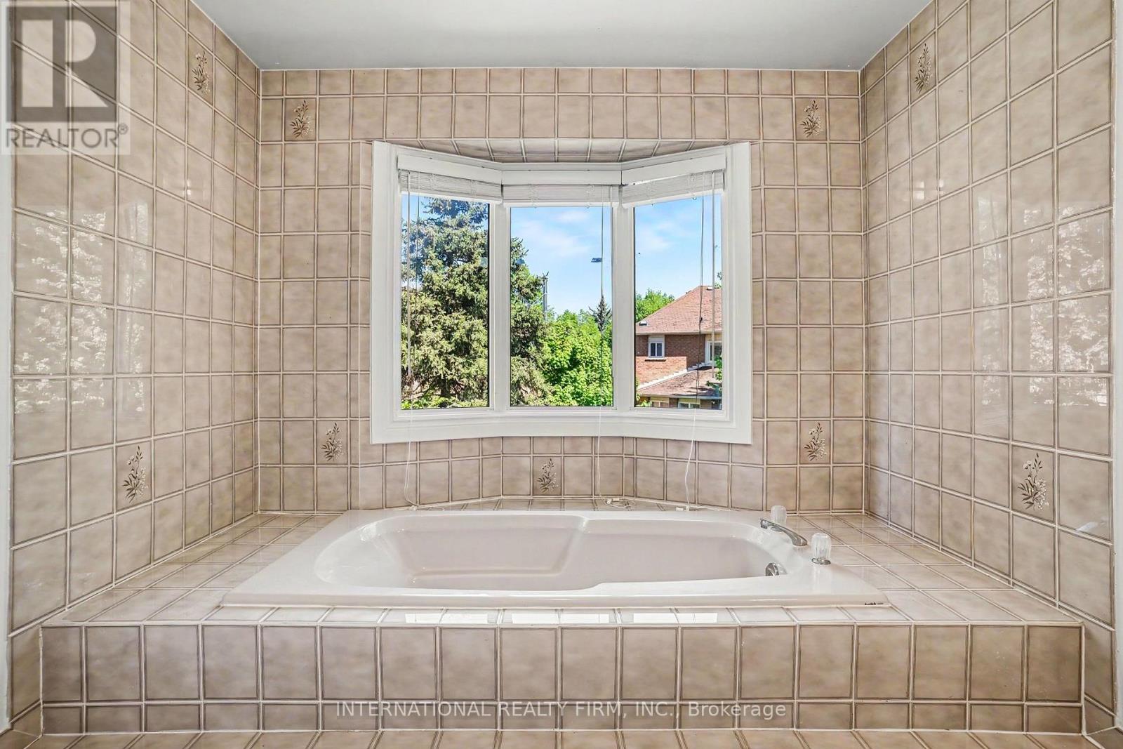 46 Heath Street, Richmond Hill, Ontario  L4B 2B5 - Photo 14 - N13748938