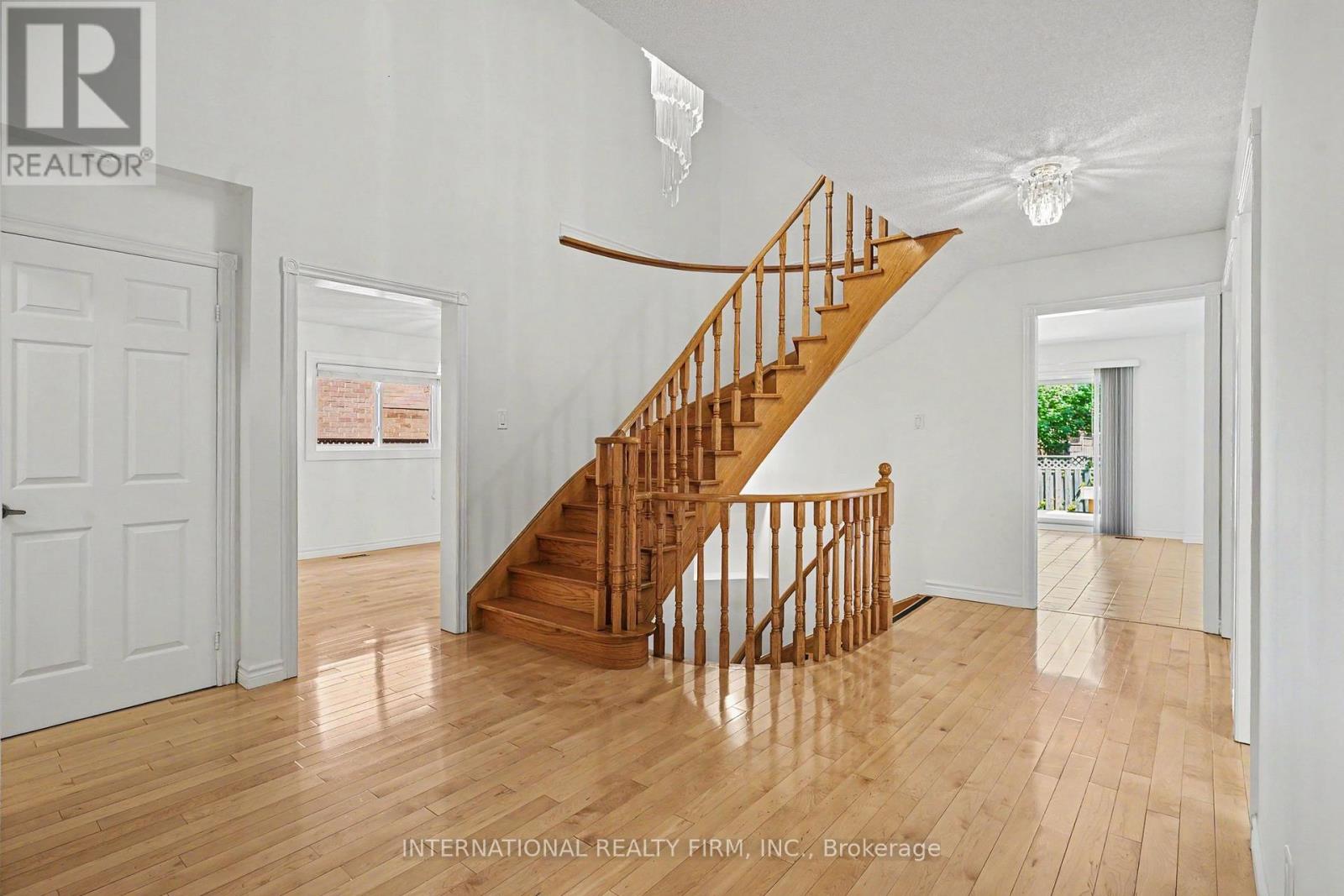 46 Heath Street, Richmond Hill, Ontario  L4B 2B5 - Photo 2 - N13748938