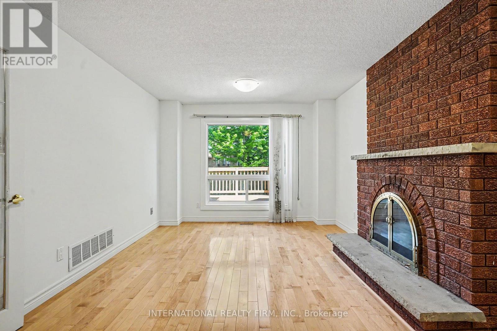 46 Heath Street, Richmond Hill, Ontario  L4B 2B5 - Photo 3 - N13748938