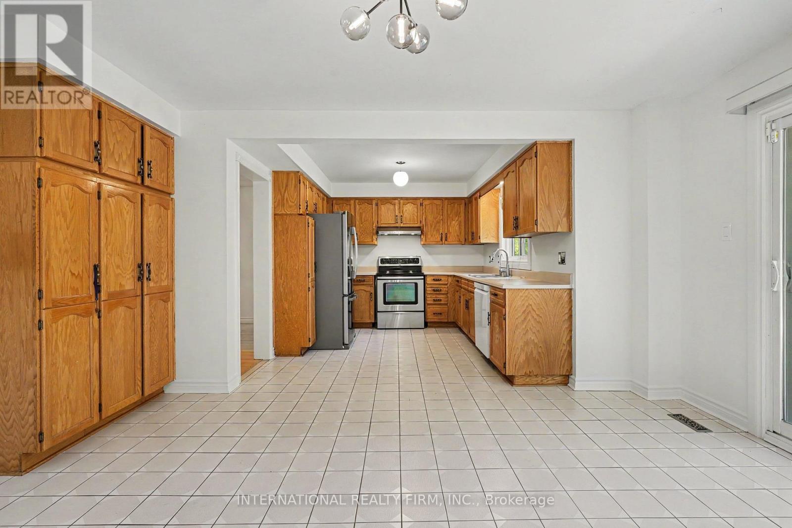 46 Heath Street, Richmond Hill, Ontario  L4B 2B5 - Photo 6 - N13748938
