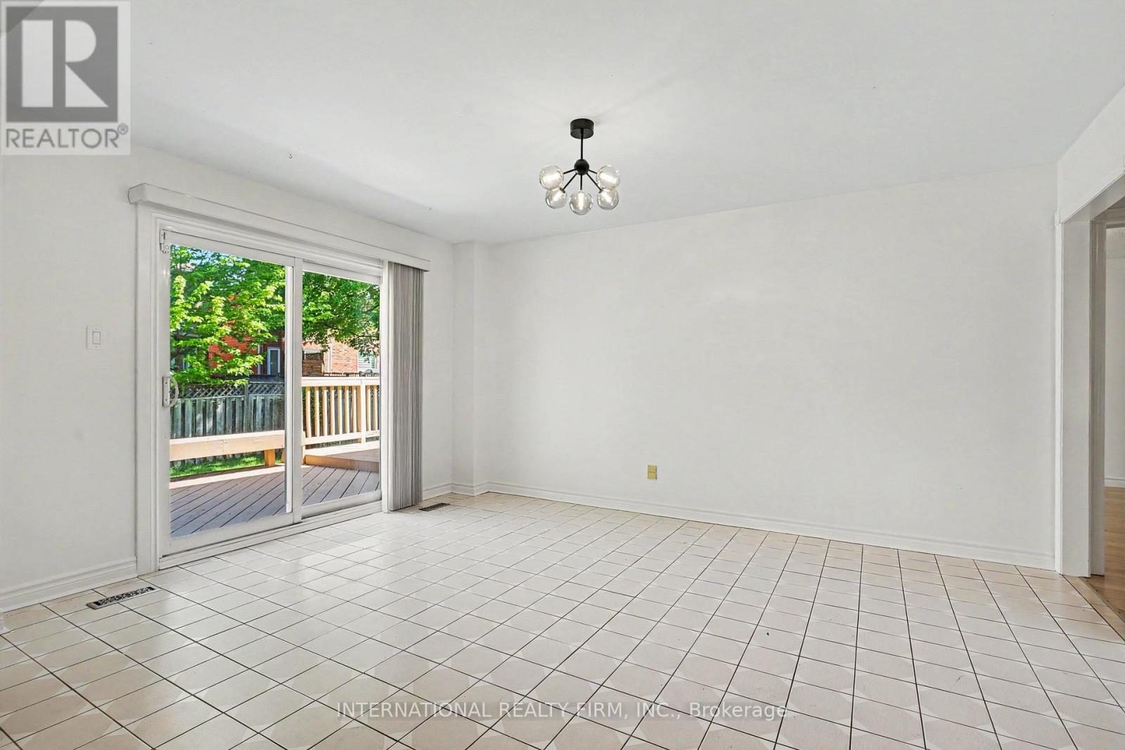 46 Heath Street, Richmond Hill, Ontario  L4B 2B5 - Photo 7 - N13748938
