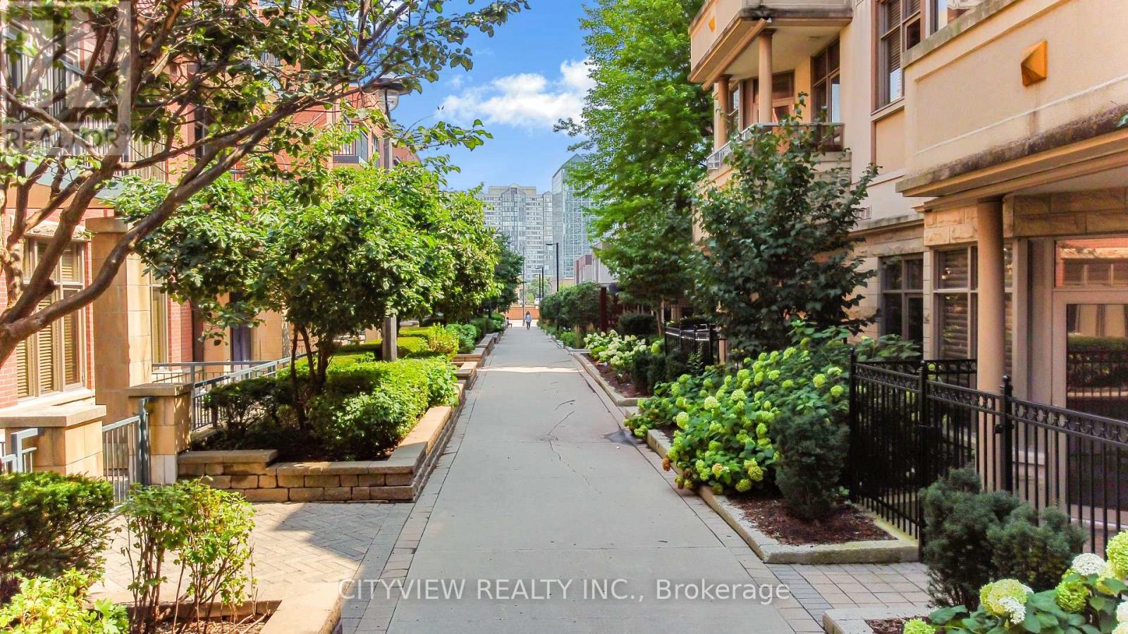 109 - 320 CITY CENTRE DRIVE, Mississauga, Ontario