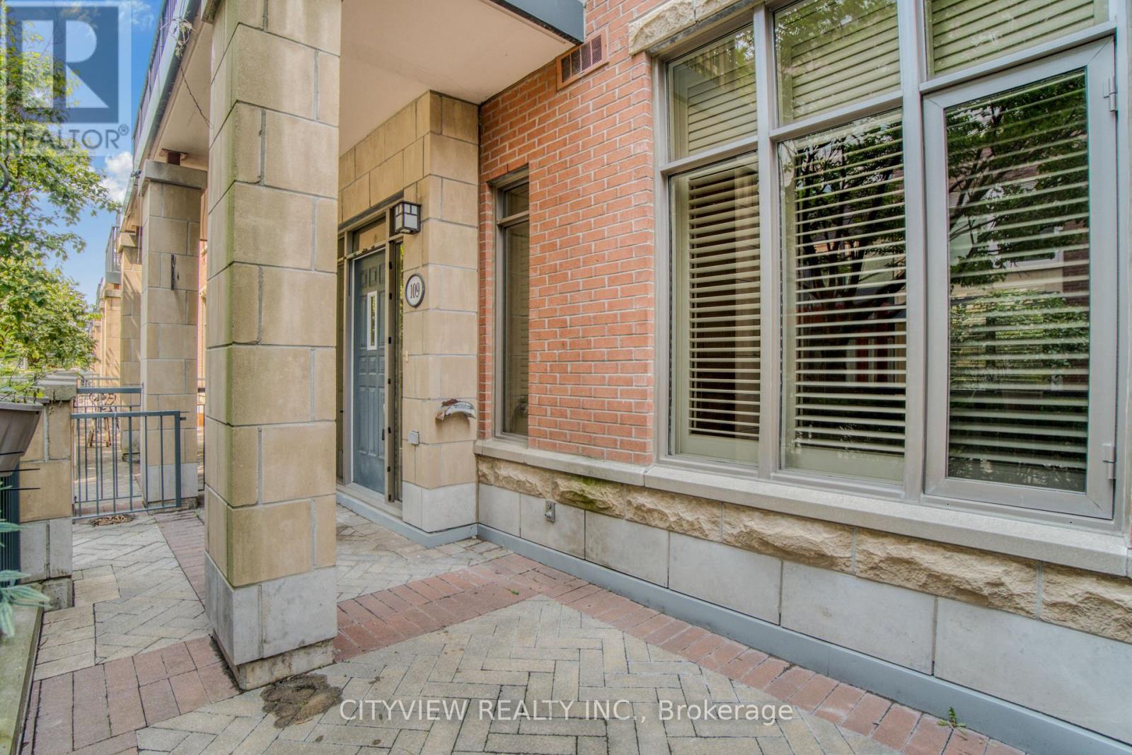 109 - 320 City Centre Drive, Mississauga, Ontario  L5B 4P8 - Photo 5 - W13748902