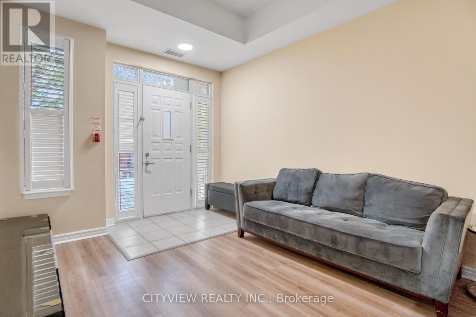 109 - 320 City Centre Drive, Mississauga, Ontario  L5B 4P8 - Photo 8 - W13748902