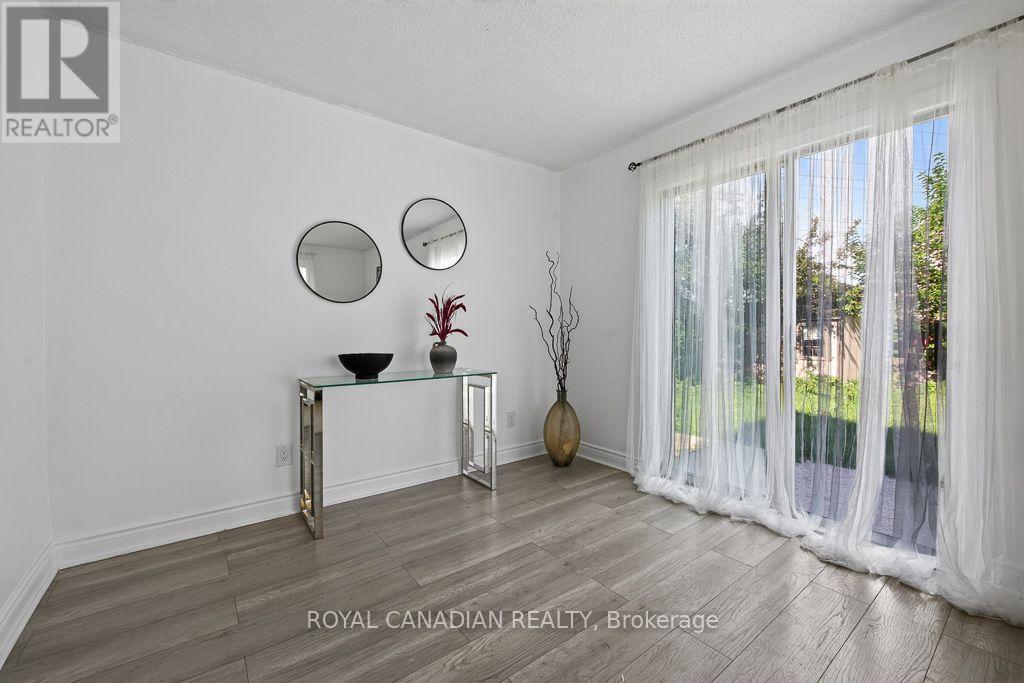 6 Damascus Drive, Toronto, Ontario  M9V 4G1 - Photo 14 - W13748950