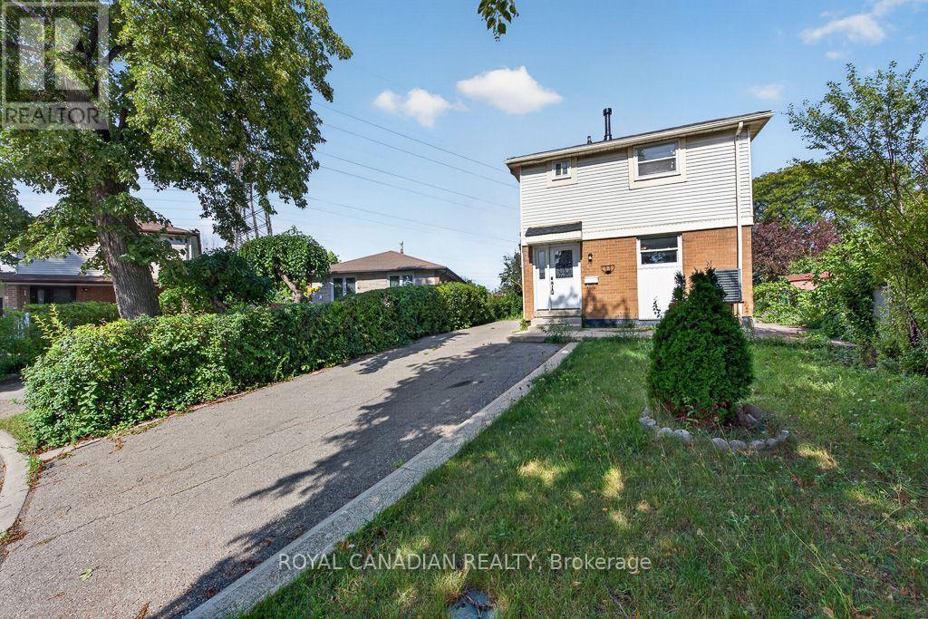 6 Damascus Drive, Toronto, Ontario  M9V 4G1 - Photo 2 - W13748950