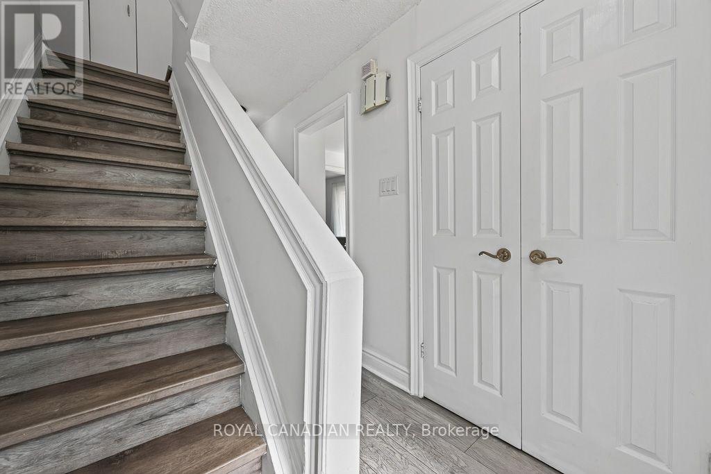 6 Damascus Drive, Toronto, Ontario  M9V 4G1 - Photo 25 - W13748950