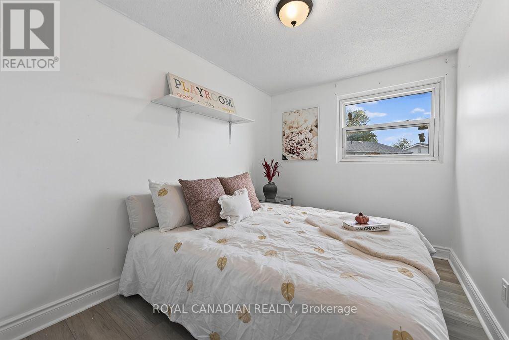 6 Damascus Drive, Toronto, Ontario  M9V 4G1 - Photo 35 - W13748950