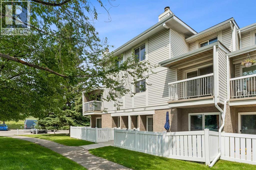 101, 3015 51 Street SW, Calgary, Alberta