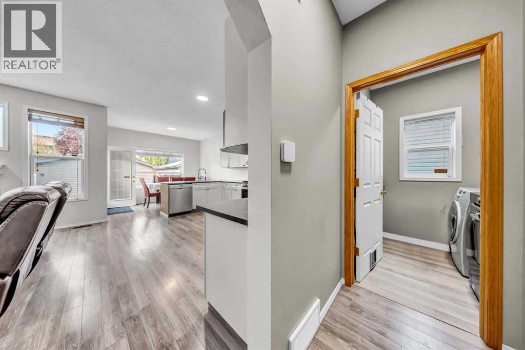 1150 Prestwick Circle SE, Calgary, Alberta  T2Z 3M1 - Photo 11 - A2341996