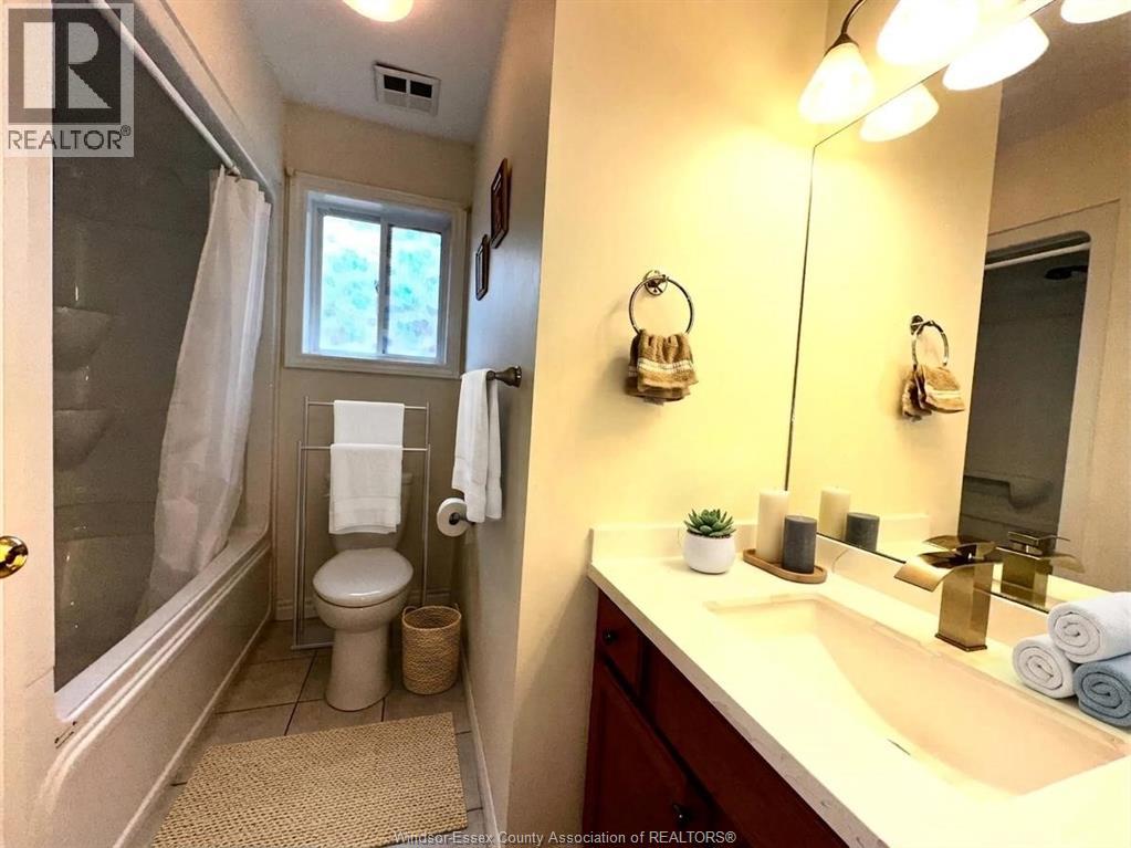 2292 Askin, Windsor, Ontario  N9B 3Y4 - Photo 8 - 26021724
