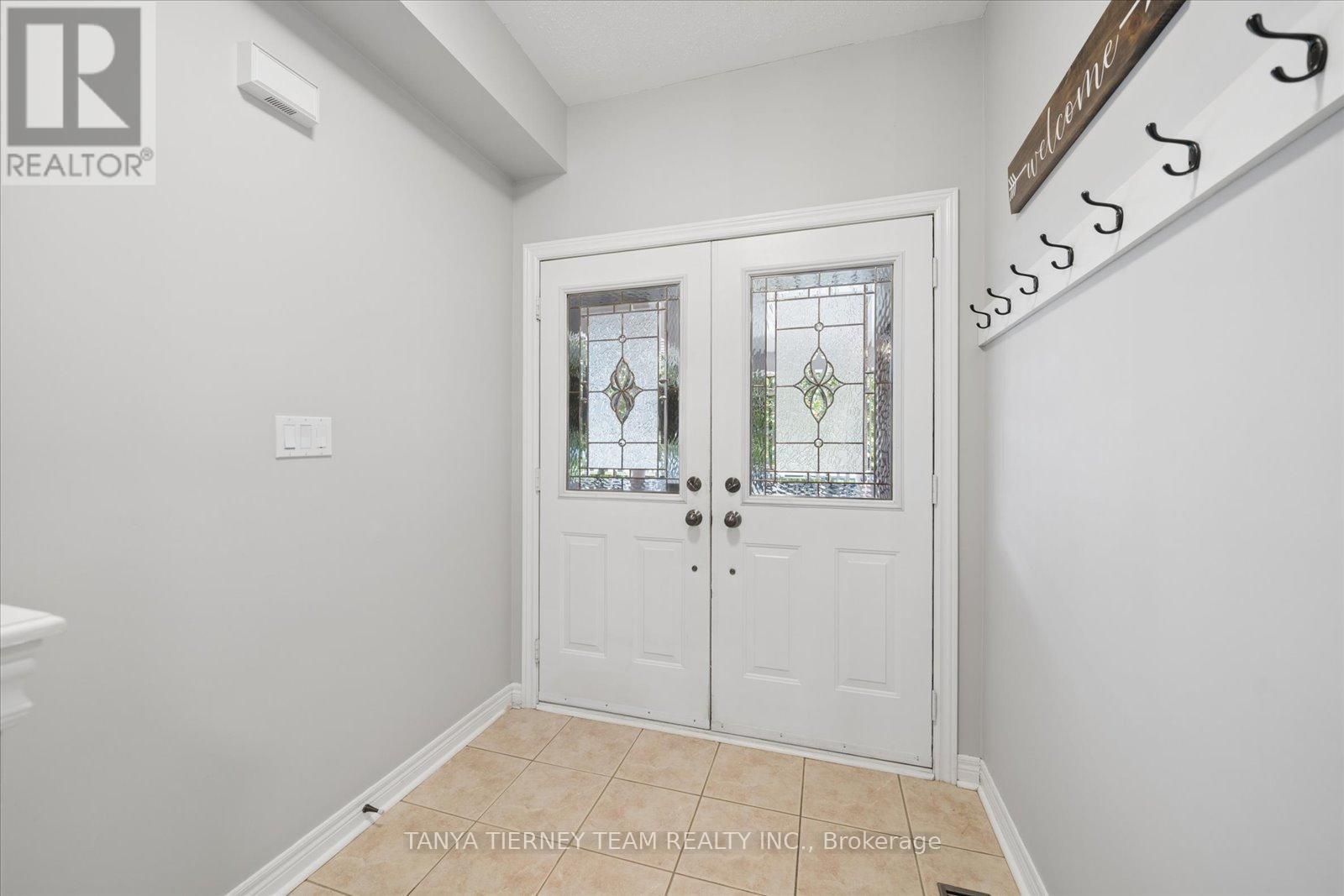 16 Corianne Avenue, Whitby, Ontario  L1M 2J2 - Photo 5 - E13748986