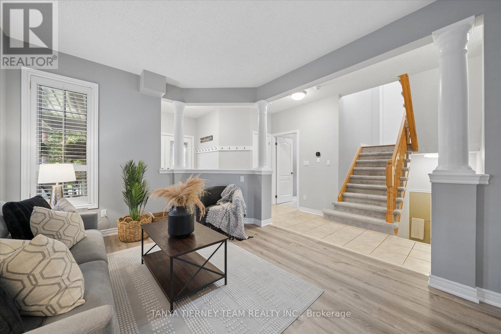 16 Corianne Avenue, Whitby, Ontario  L1M 2J2 - Photo 8 - E13748986